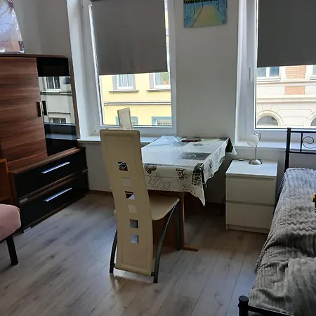 Helle 2 In Zentrum شقة شفيرين